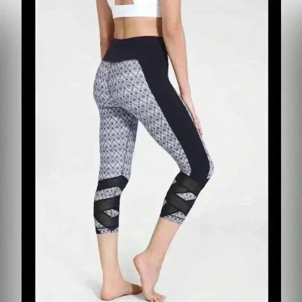 ATHLETA Mantra Mosaic Printed Crop Leggings Women XXS in Navy Blue and White - Picture 2 of 14